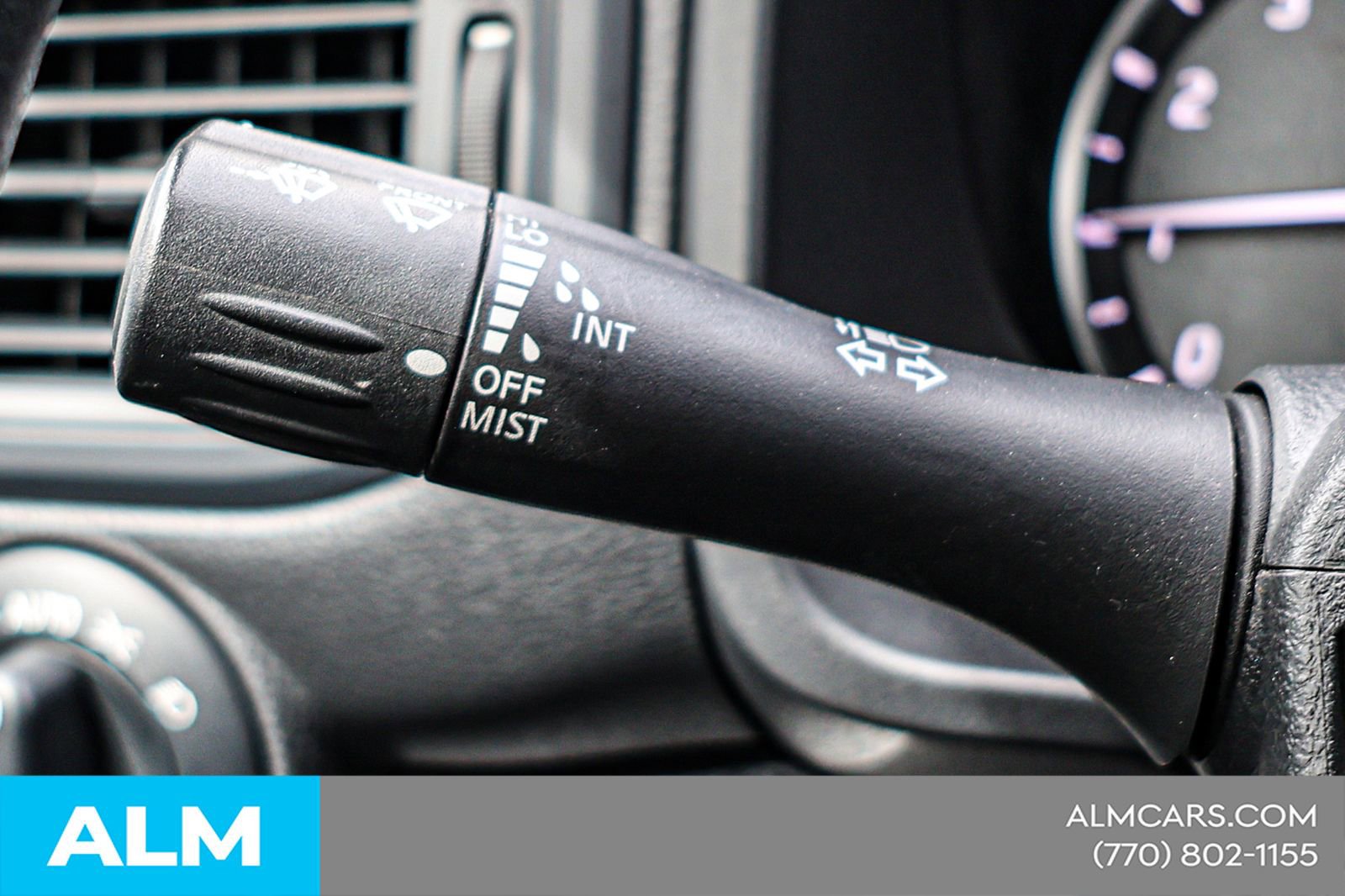 2023 Nissan Titan SV