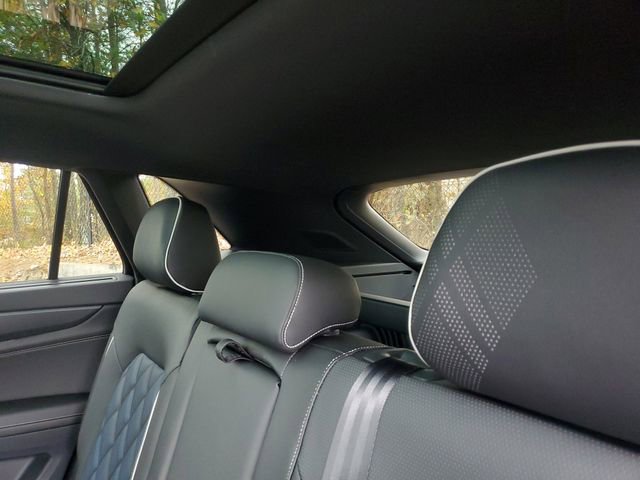 2026 Volkswagen Atlas Cross Sport SEL Premium R-Line