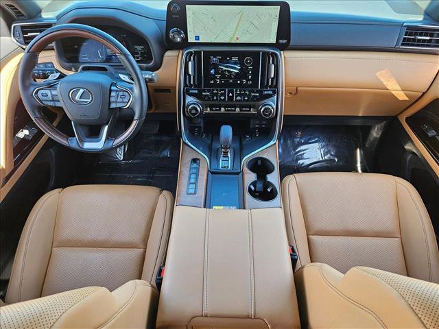 2025 Lexus LX 700h Luxury