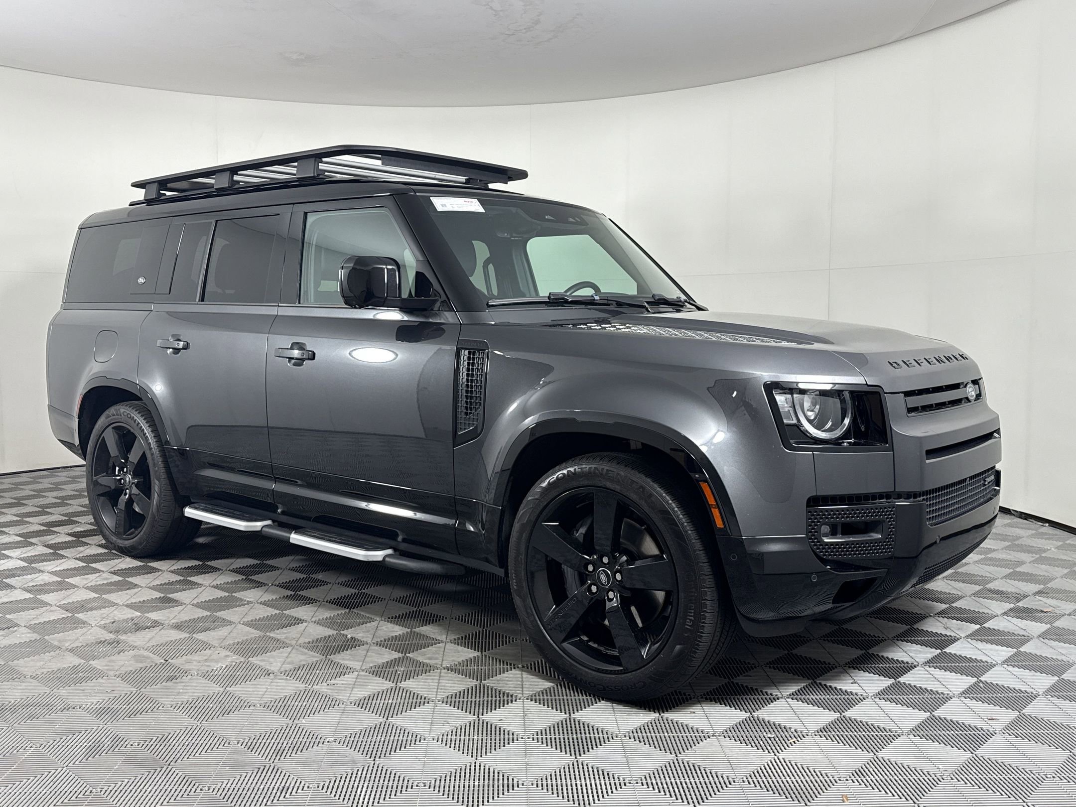 2023 Land Rover Defender 130 X-Dynamic SE