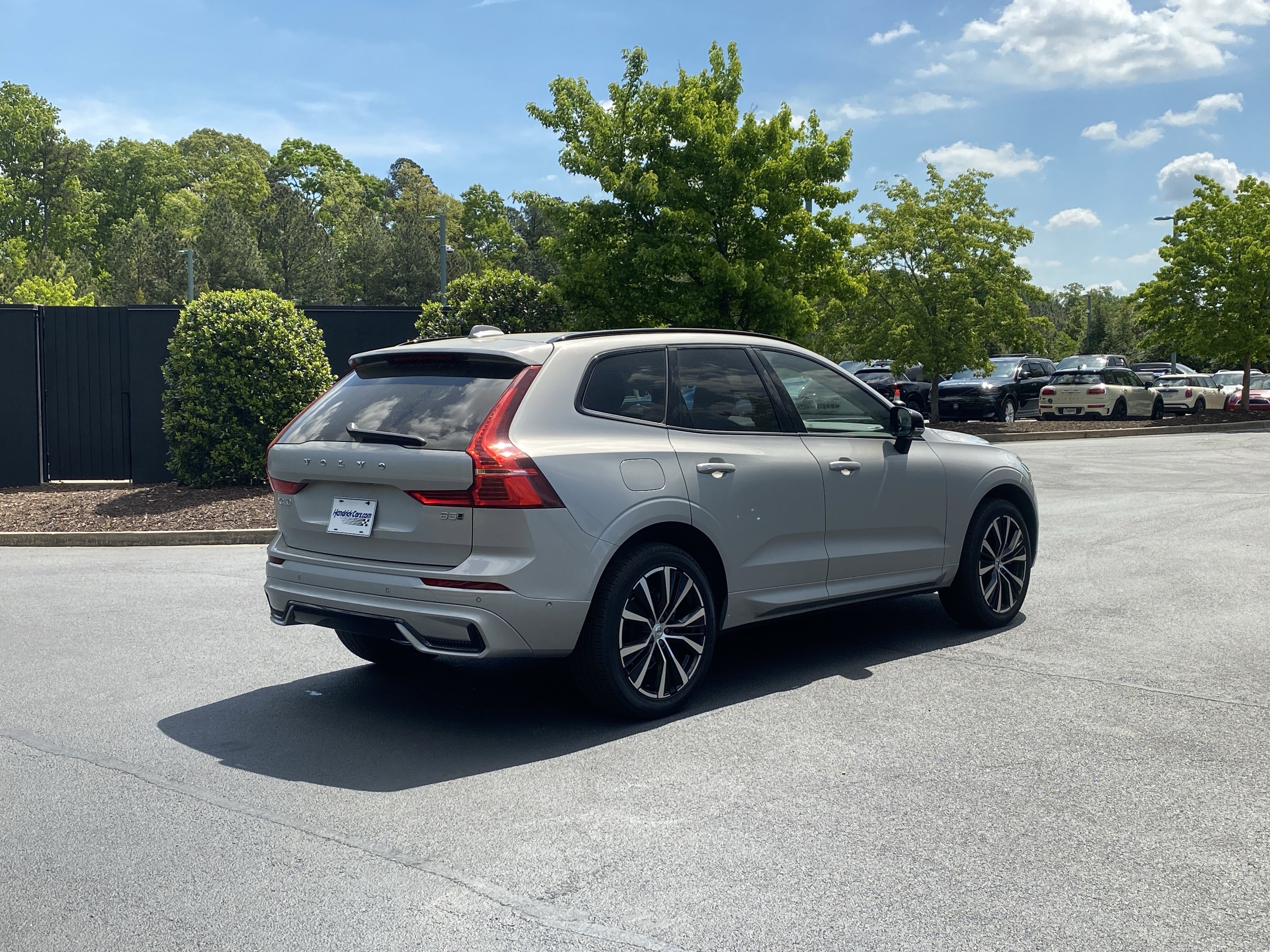 2025 Volvo XC60 B5 Plus