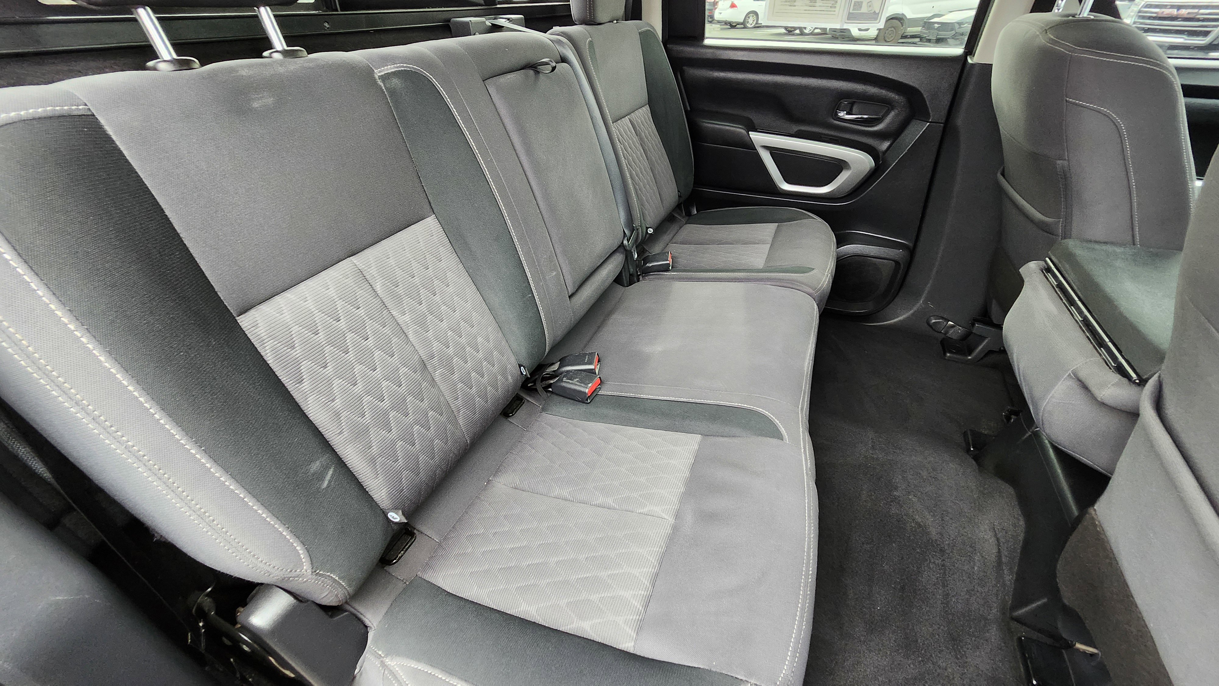 2021 Nissan Titan SV