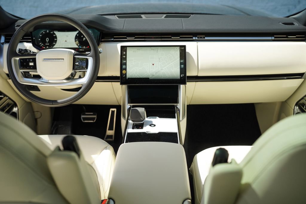 2025 Land Rover Range Rover SE