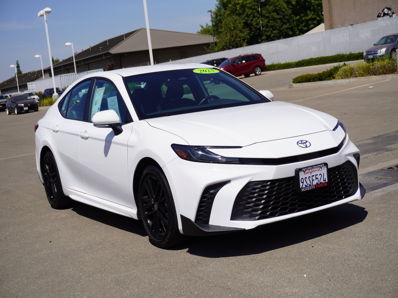 Used 2025 Toyota Camry SE w/ Convenience Package