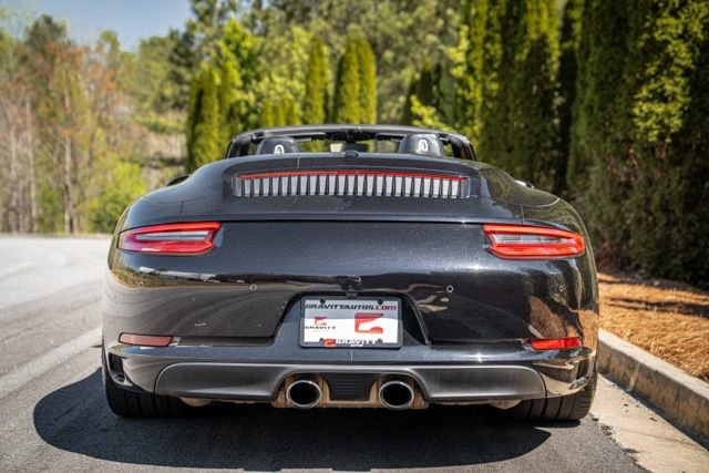 2019 Porsche 911 Carrera