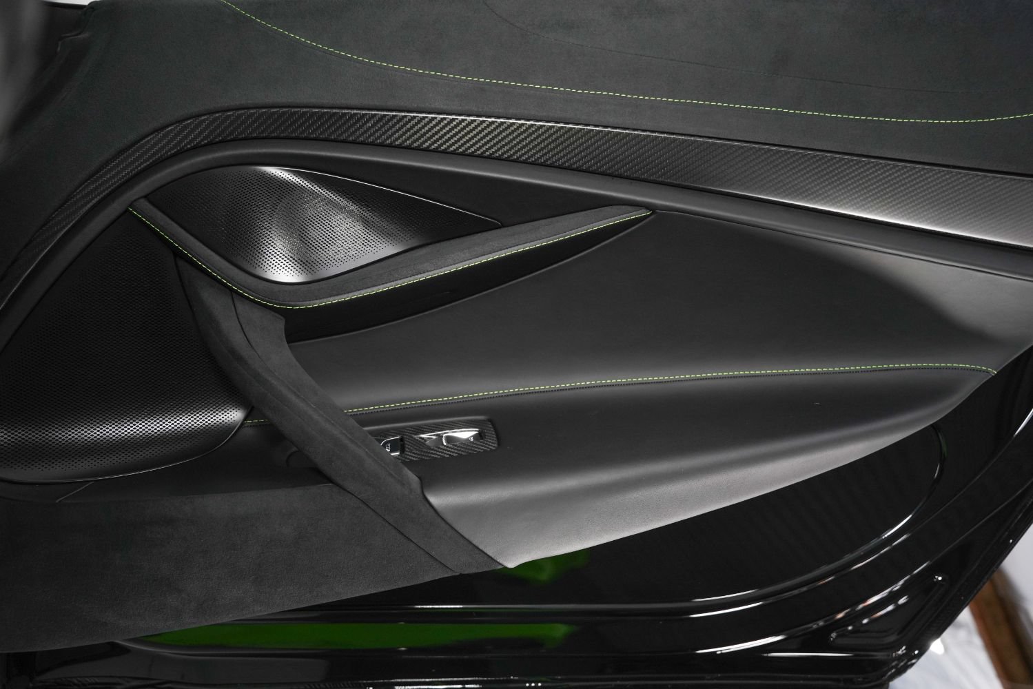 Used 2024 McLaren 750S Spider photo 35