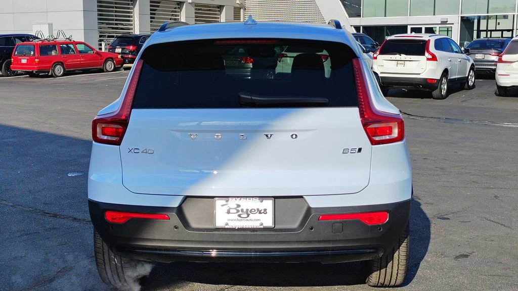 2026 Volvo Xc40 B5 Plus