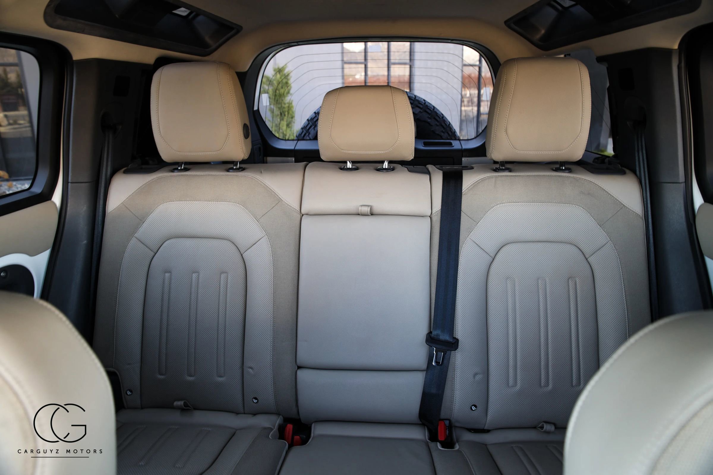 2021 Land Rover Defender 110 SE