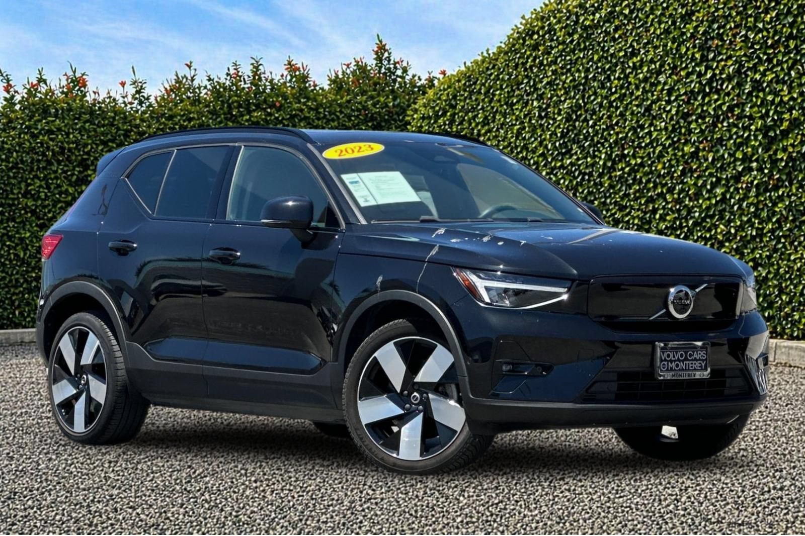 Used 2023 Volvo XC40 Recharge Plus