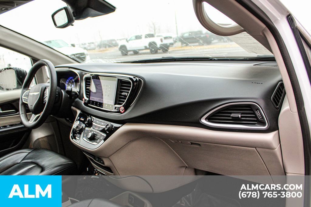 2023 Chrysler Pacifica Touring-L