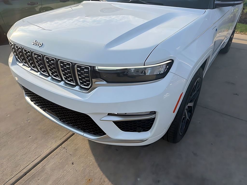 2022 Jeep Grand Cherokee Summit