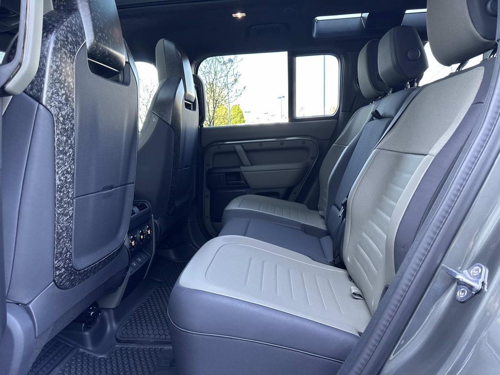 2025 Land Rover Defender 110