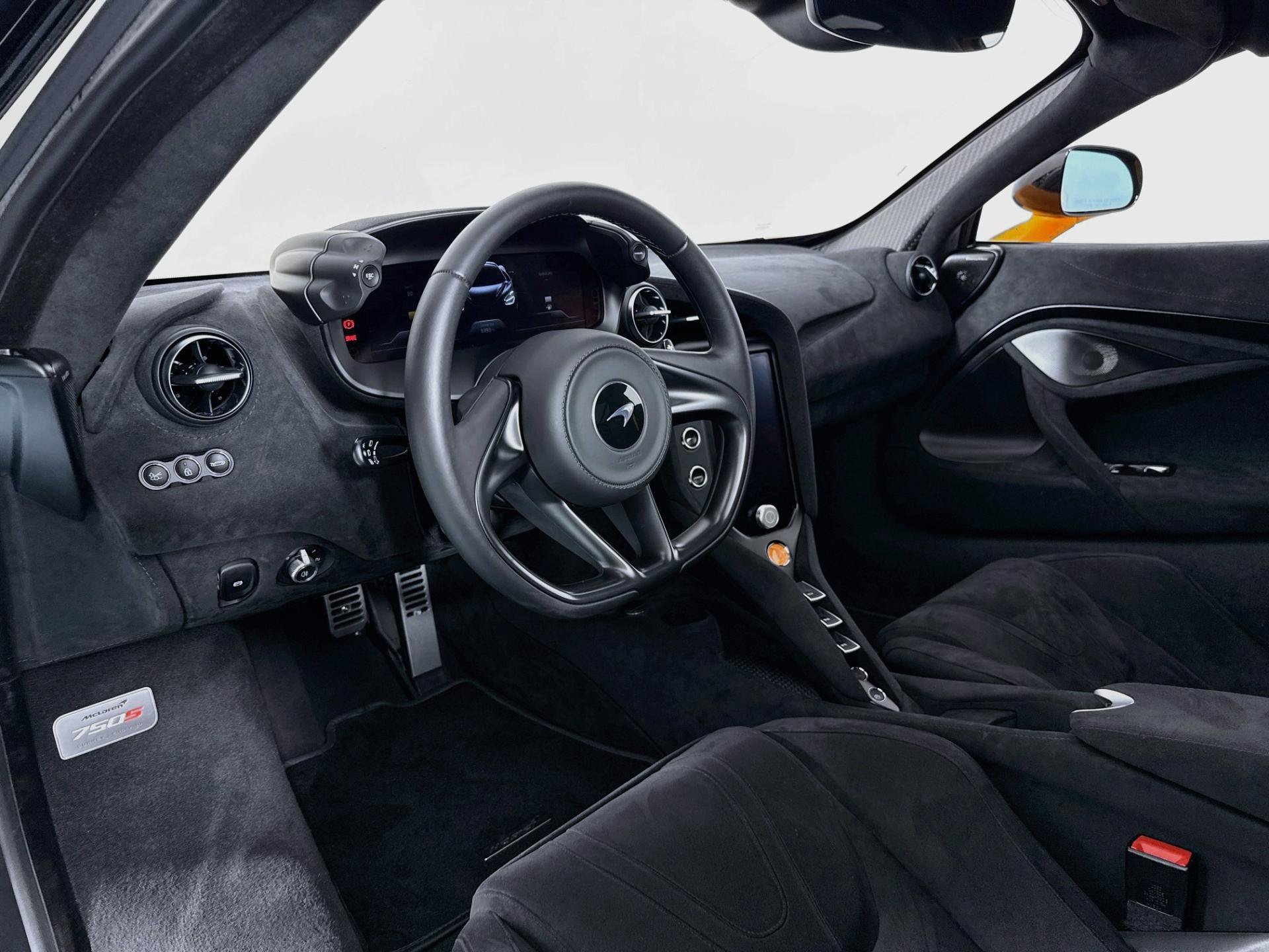 Used 2025 McLaren 750S photo 9