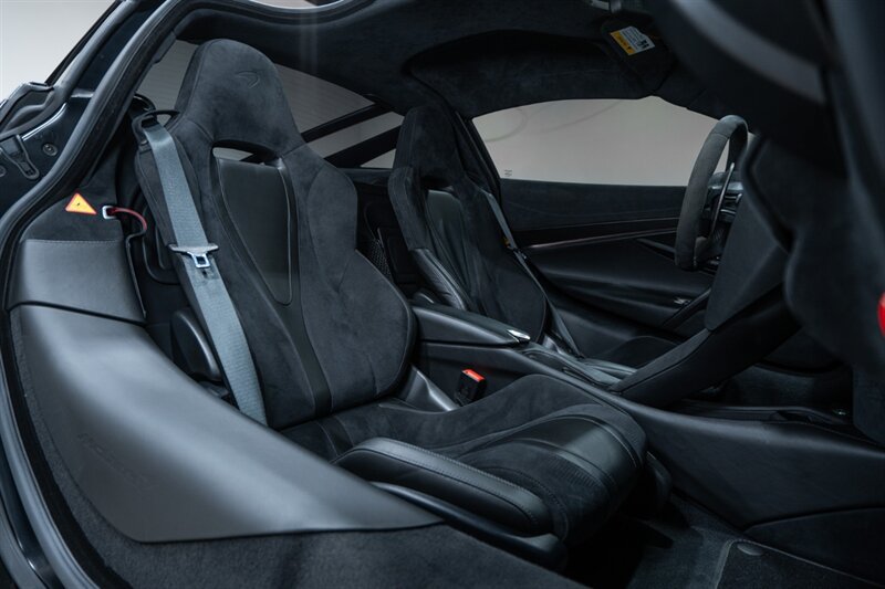Used 2018 McLaren 720S Performance photo 28