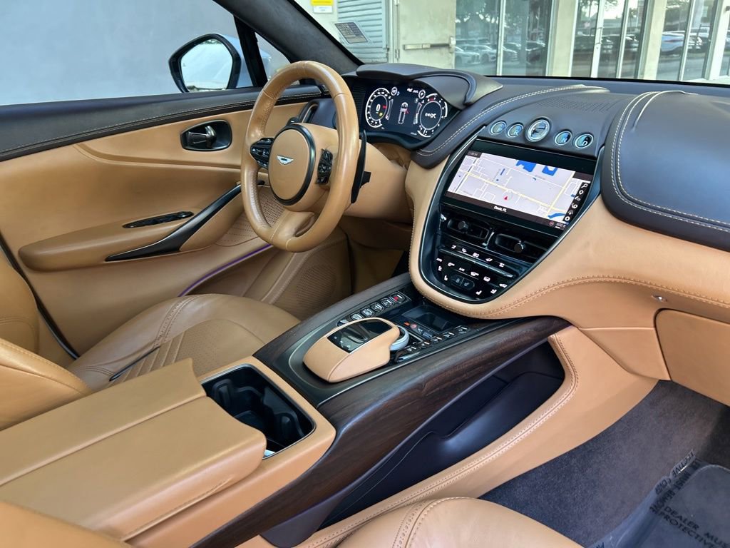 2021 Aston Martin DBX