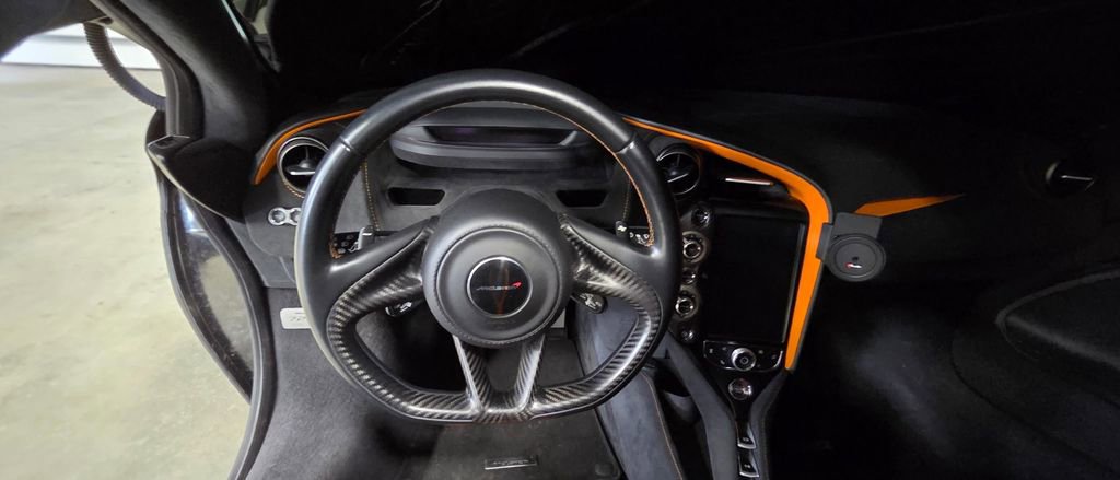 Used 2018 McLaren 720S Performance photo 28