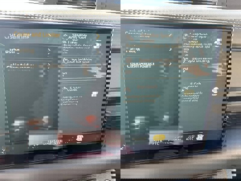 2023 Land Rover Defender 130 X-Dynamic SE