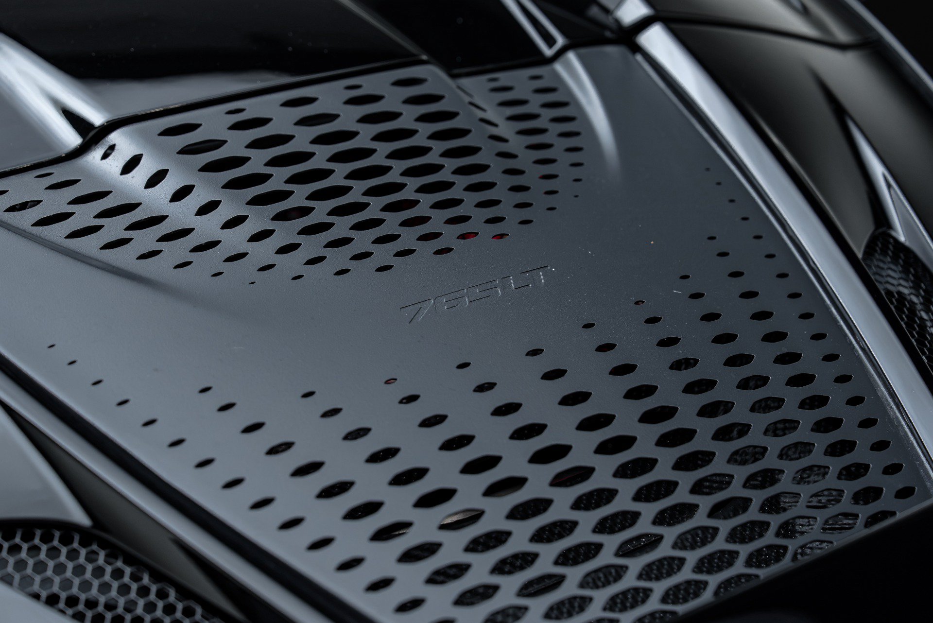 Used 2022 McLaren 765LT photo 42