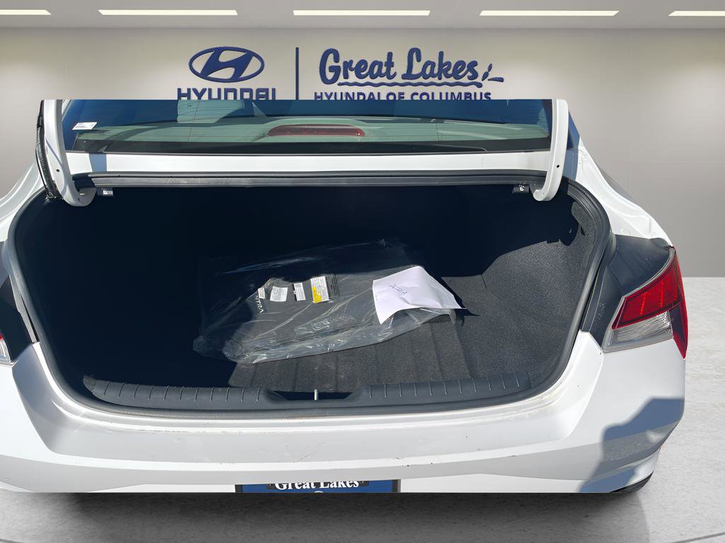 2022 Hyundai Elantra SE