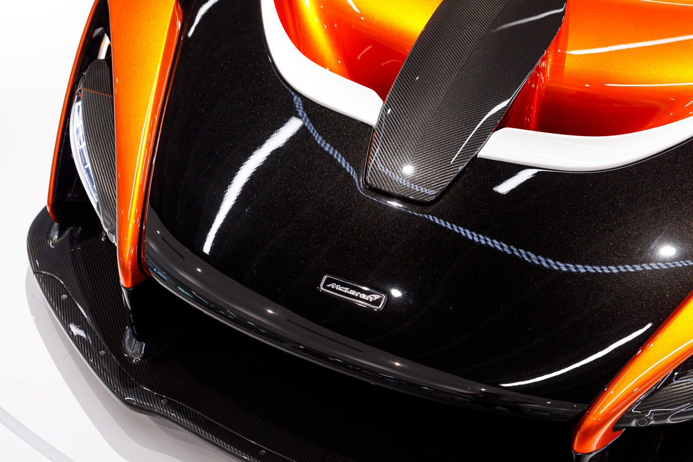 Used 2019 McLaren Senna photo 14