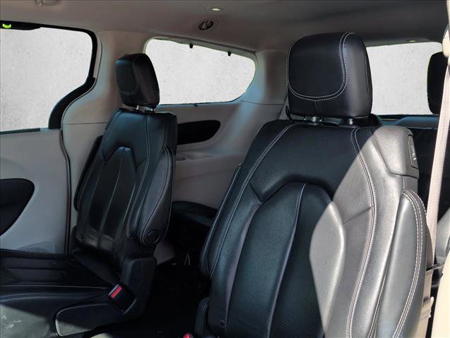 2022 Chrysler Pacifica Touring-L