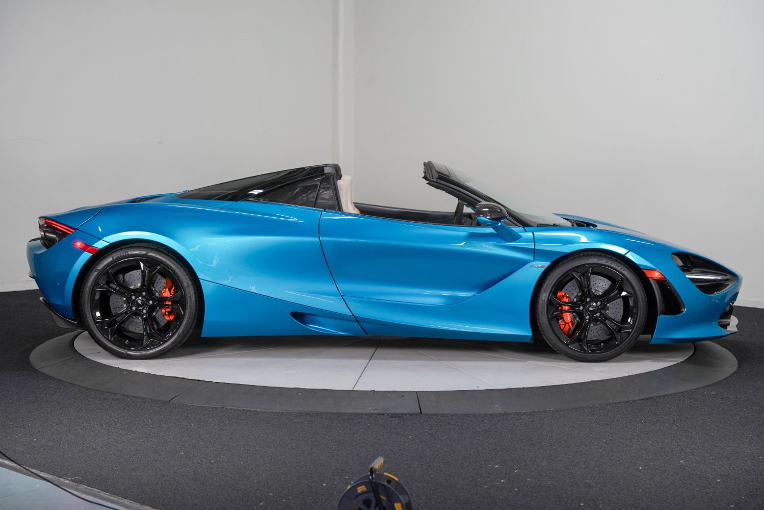 Used 2020 McLaren 720S Luxury photo 9