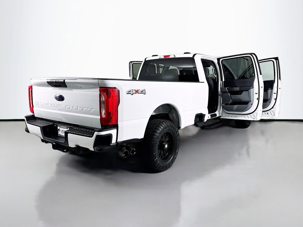 2023 Ford F350 XLT