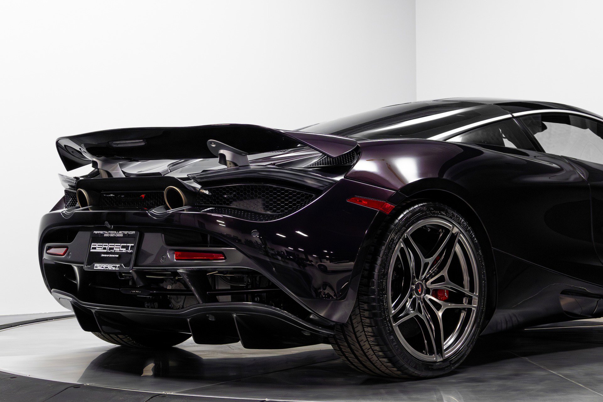 Used 2018 McLaren 720S Performance photo 17