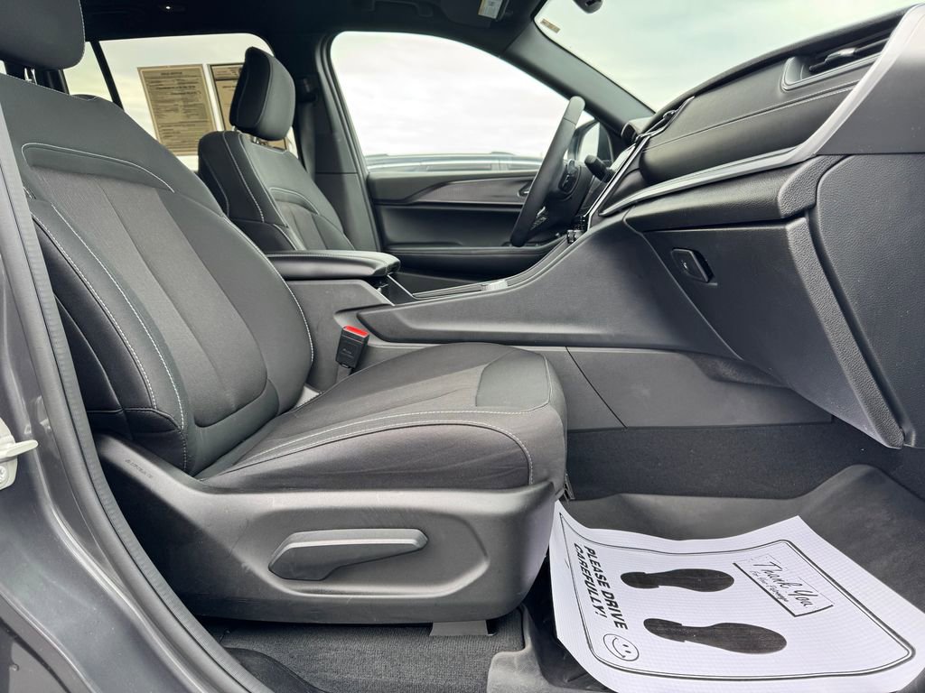 2024 Jeep Grand Cherokee Laredo X