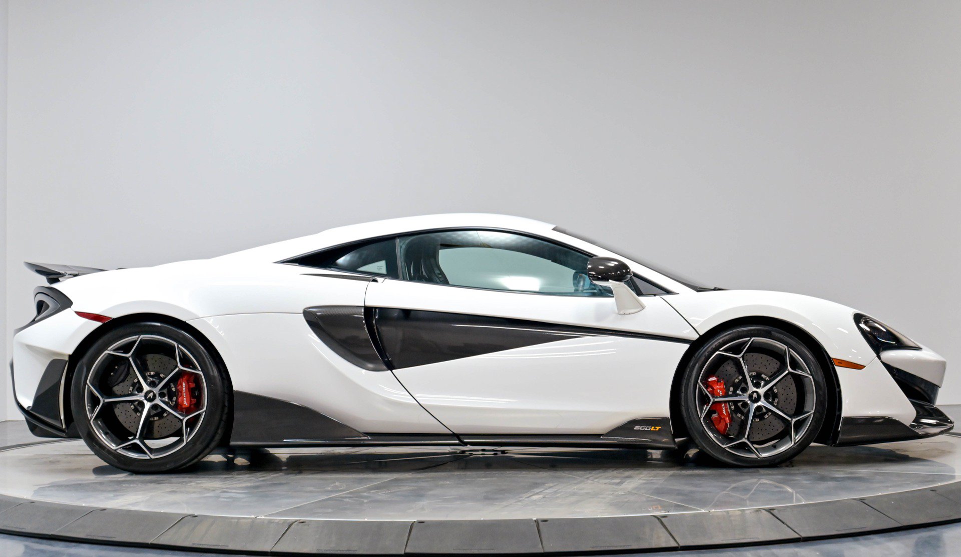 Used 2019 McLaren 600LT photo 17