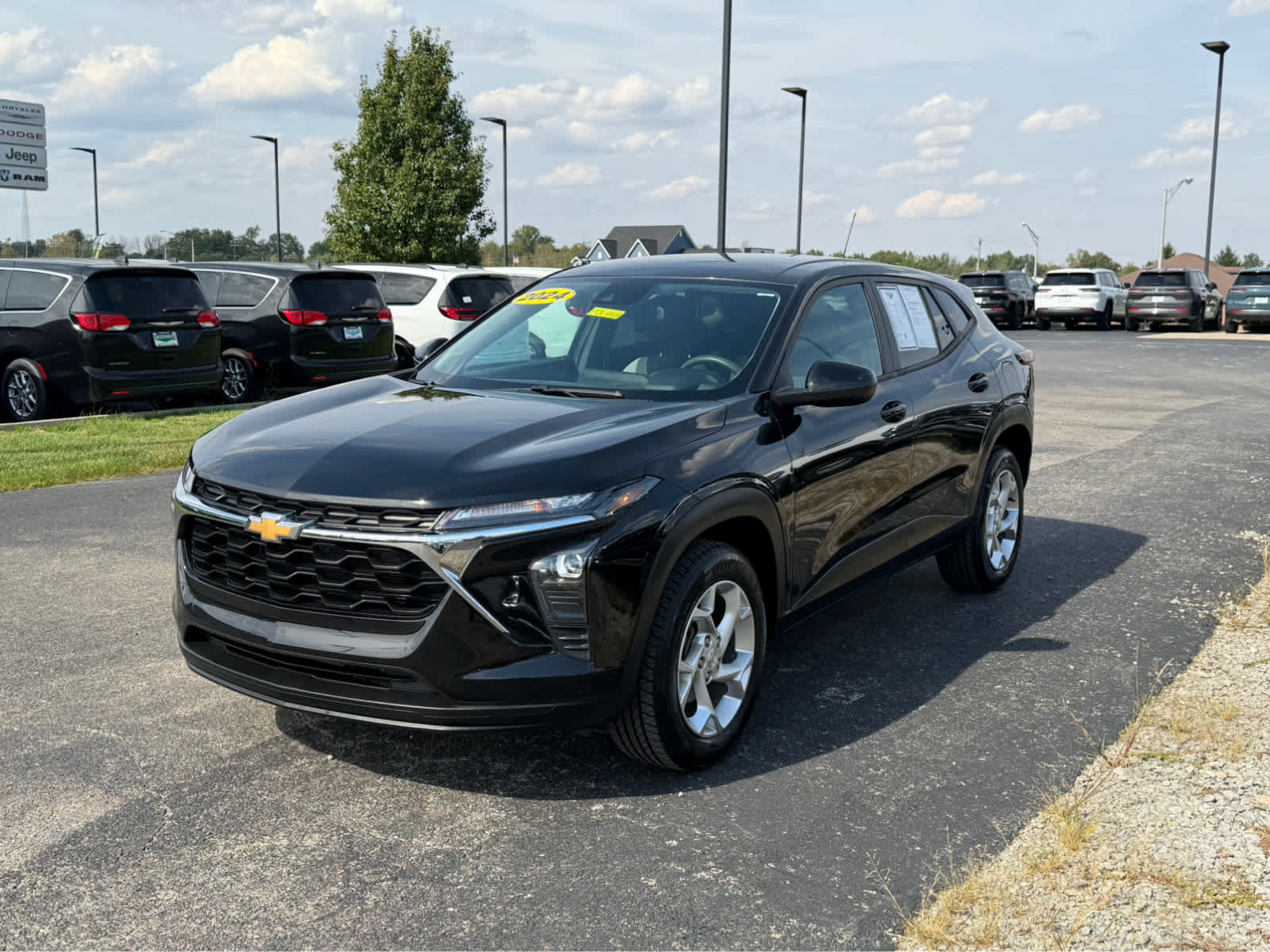 Used 2024 Chevrolet Trax LS w/ LS Convenience Package