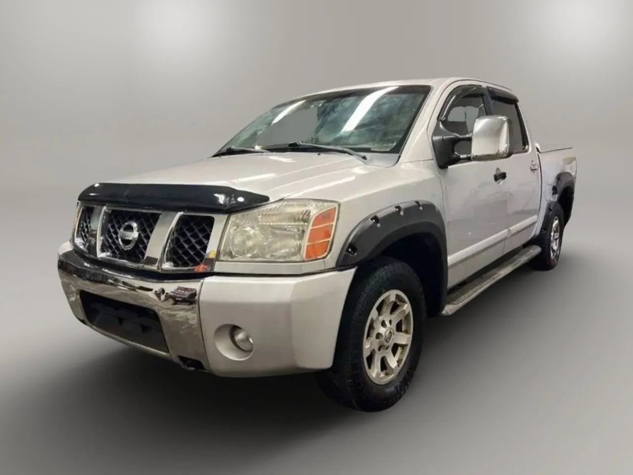 2004 Nissan Titan LE