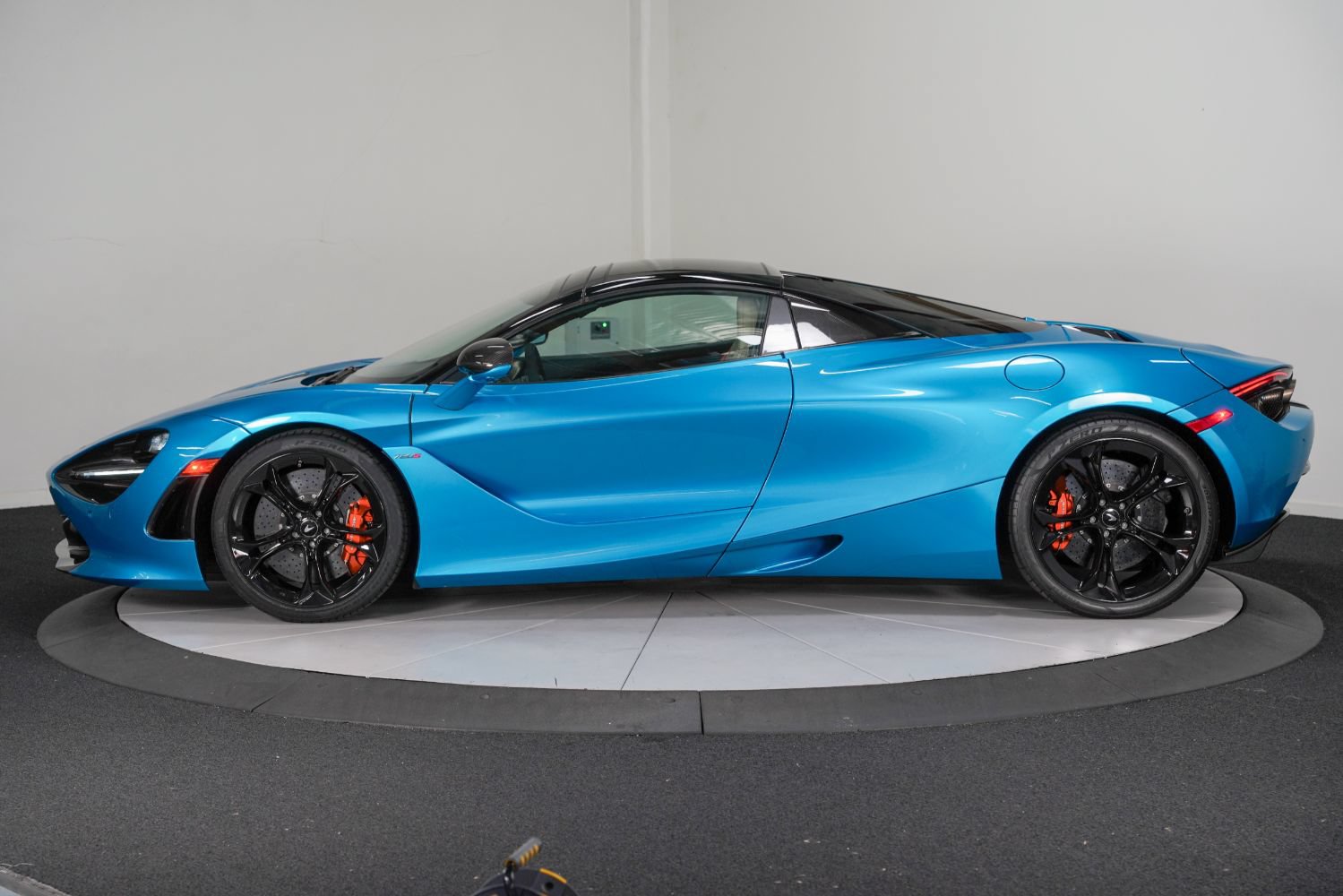 Used 2020 McLaren 720S Luxury photo 7