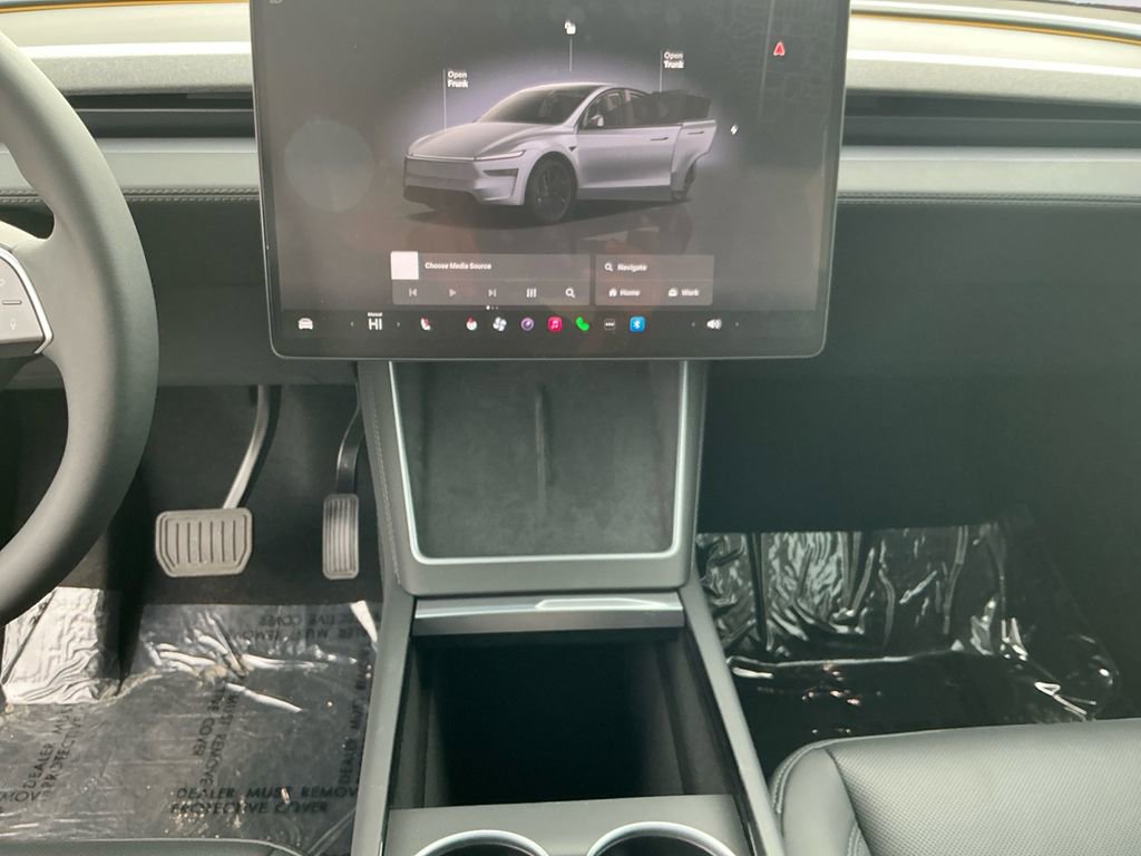 2026 Tesla Model Y 2WD