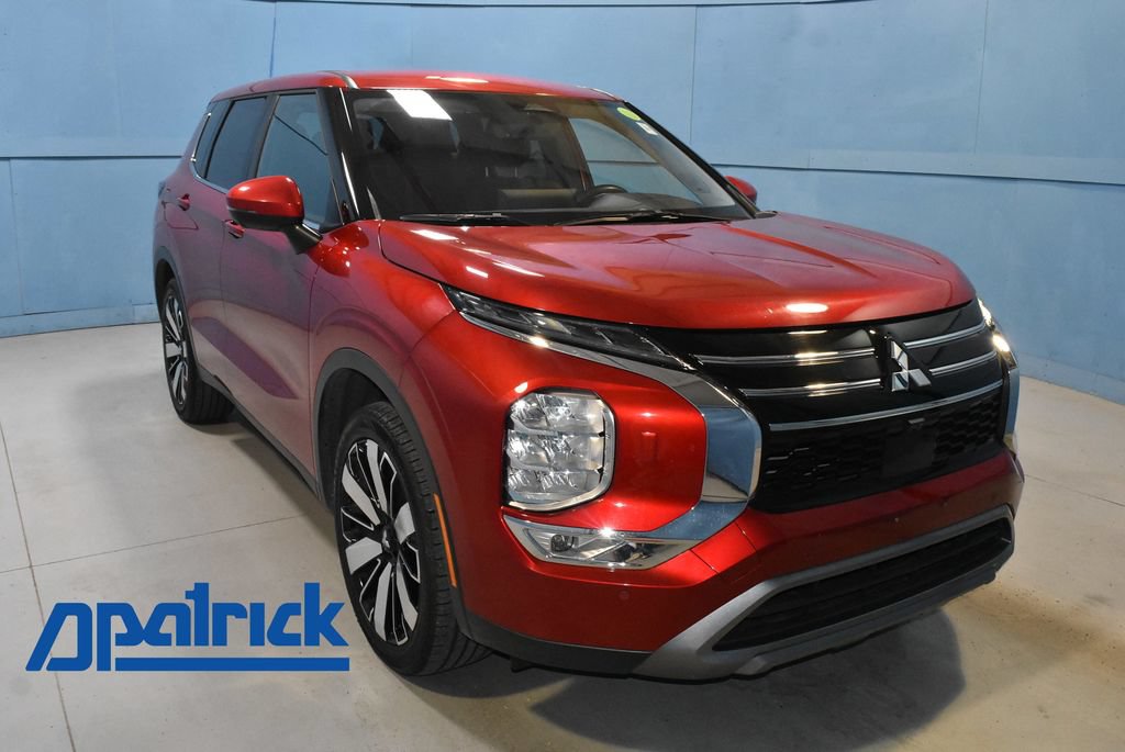 Used 2025 Mitsubishi Outlander SE