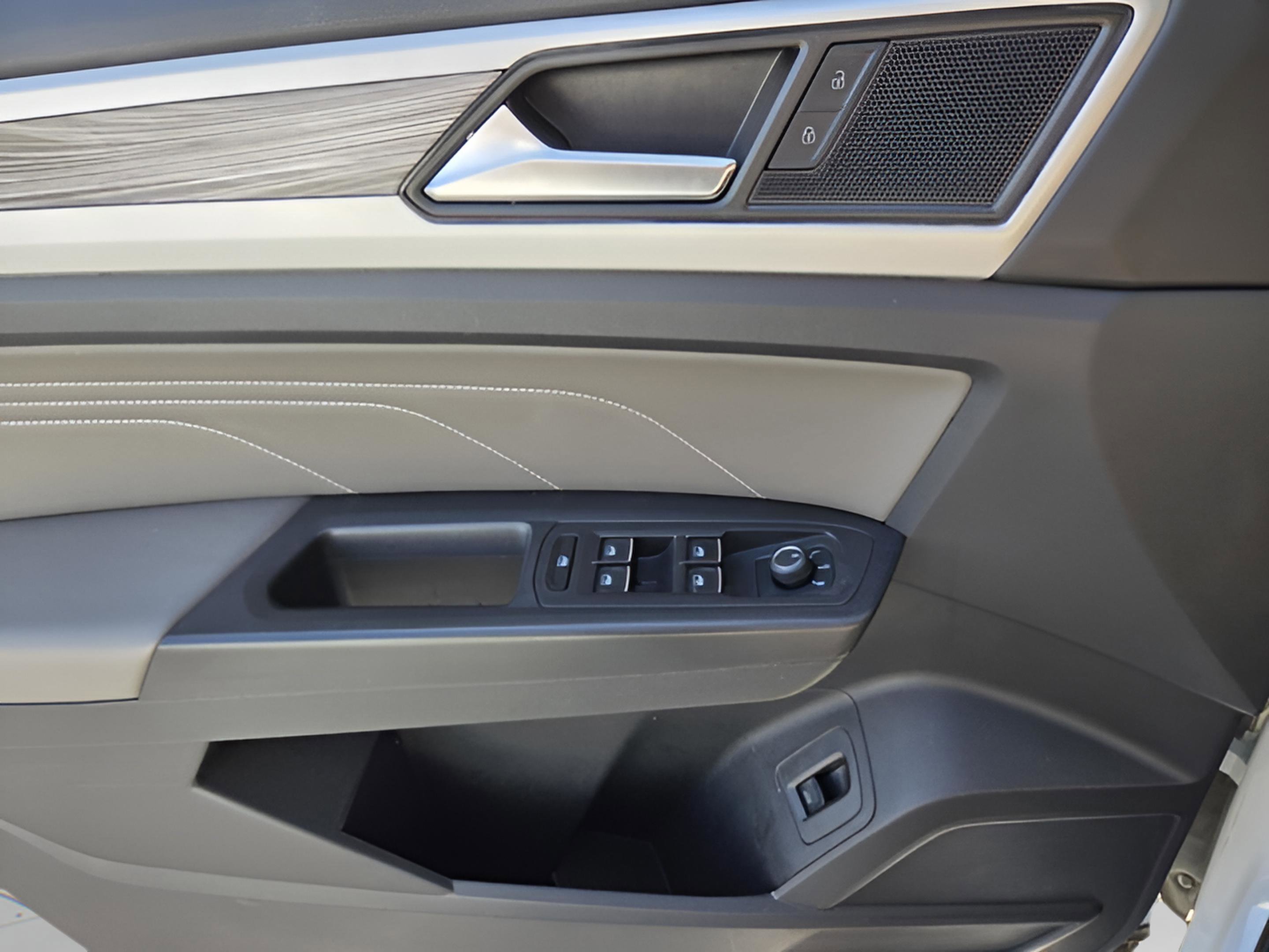 2023 Volkswagen Atlas Cross Sport SE