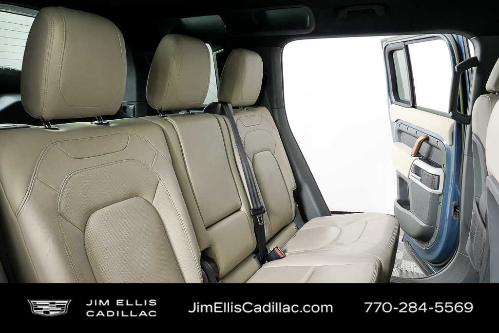 2023 Land Rover Defender 110 SE