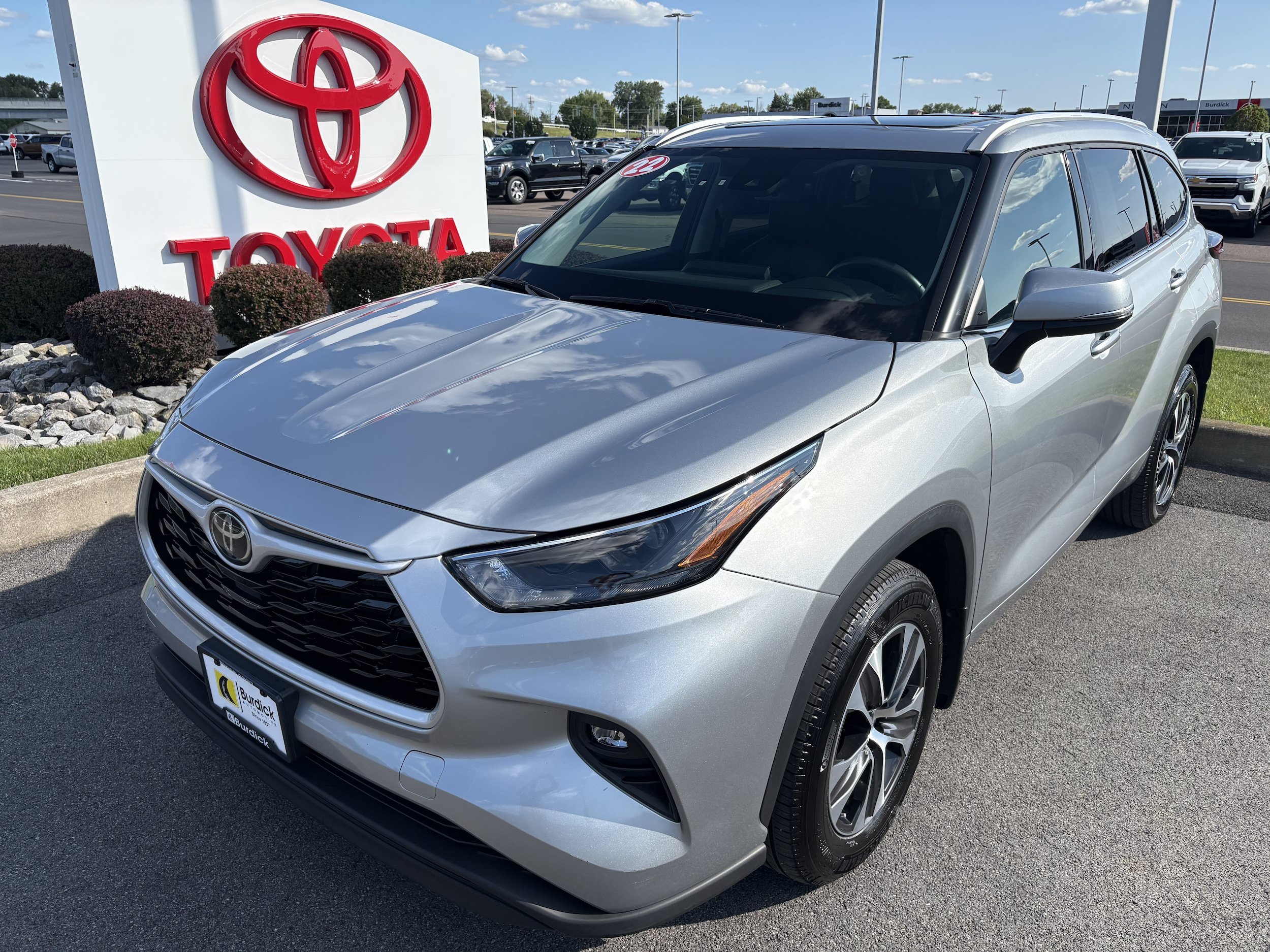 Used 2022 Toyota Highlander XLE
