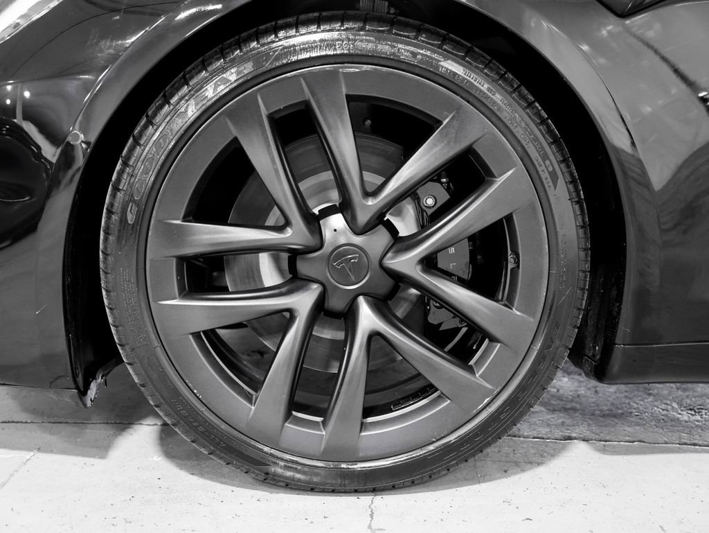 2021 Tesla Model S Plaid