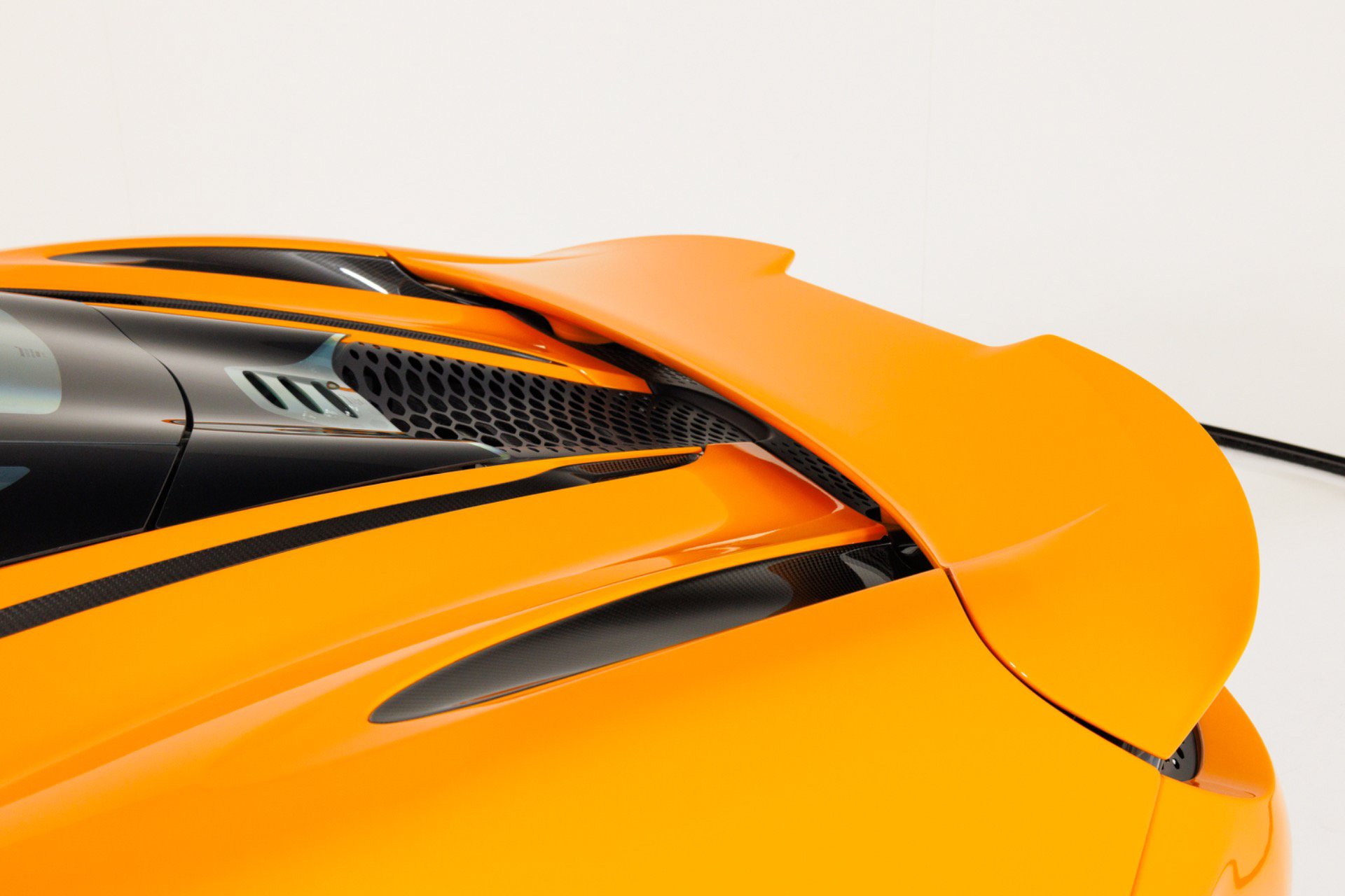 Used 2021 McLaren 765LT photo 81