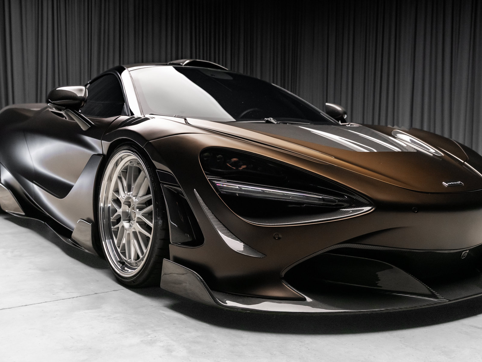 Used 2018 McLaren 720S Luxury photo 22