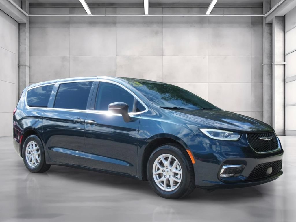 Used 2023 Chrysler Pacifica Touring-L