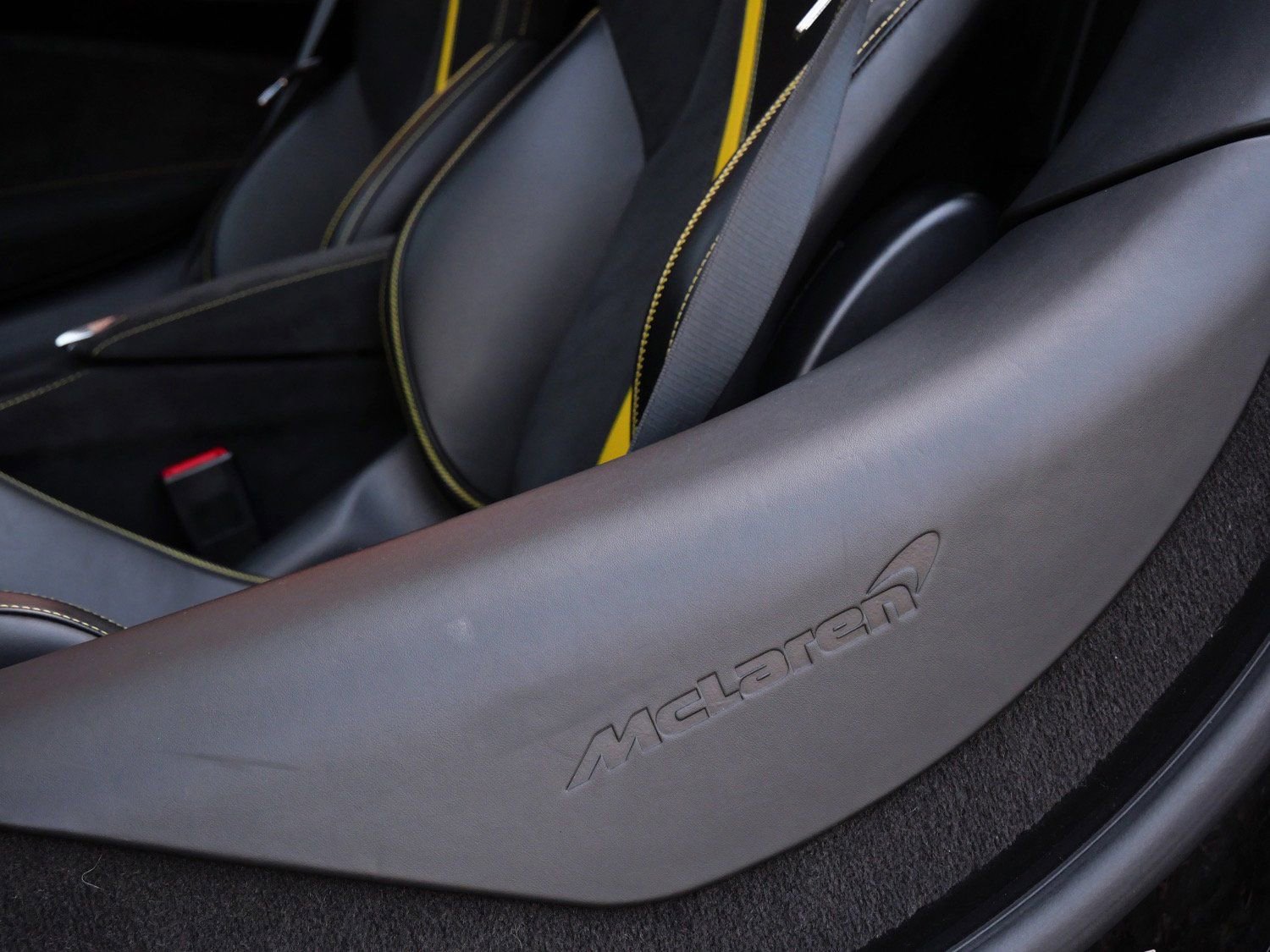 Used 2019 McLaren 720S Performance photo 14