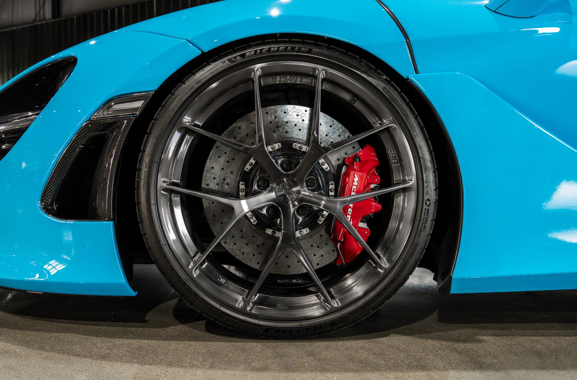 Used 2018 McLaren 720S Performance photo 24