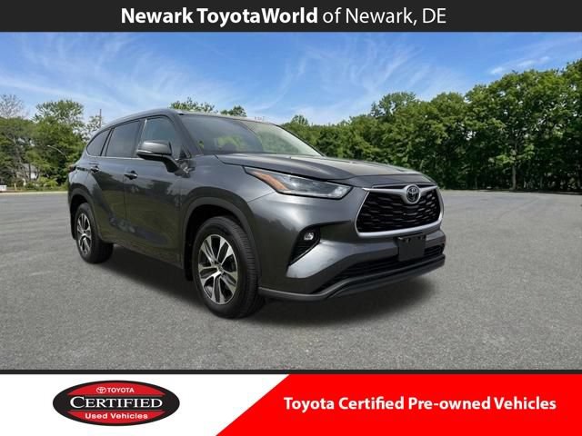 Used 2021 Toyota Highlander XLE