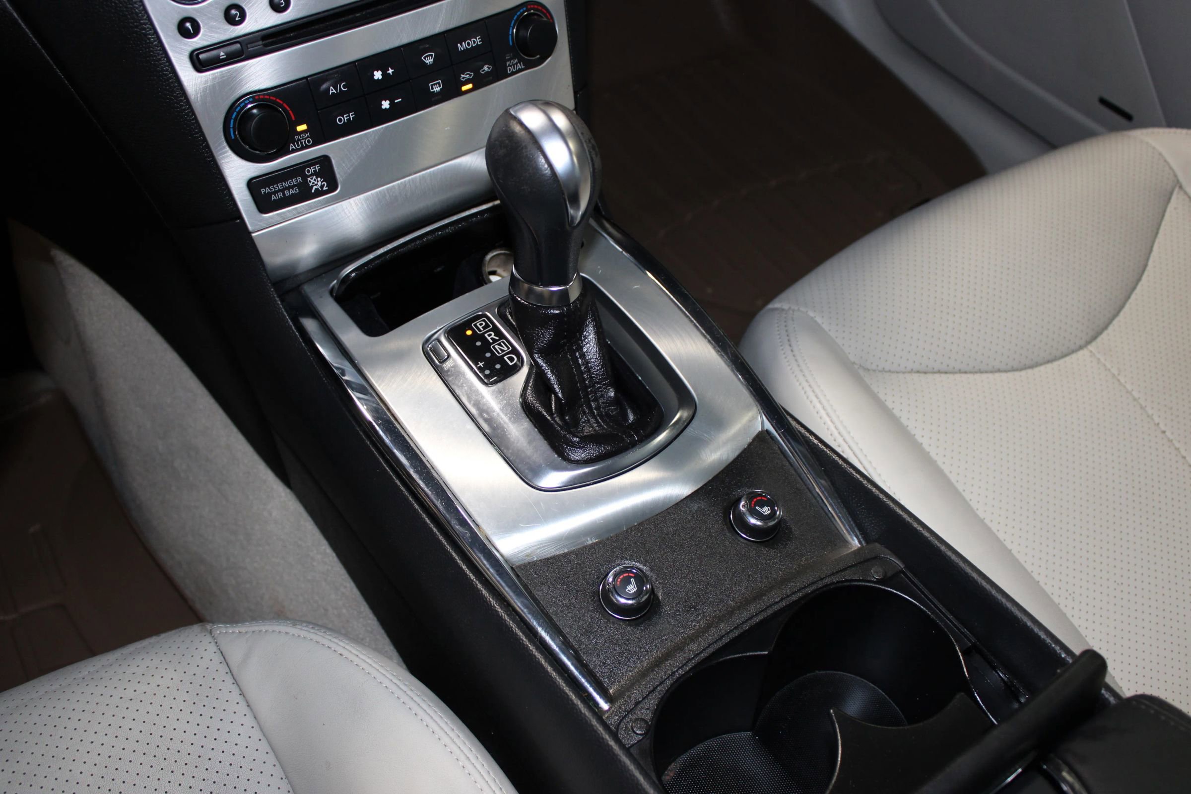 2015 INFINITI Q60 Journey