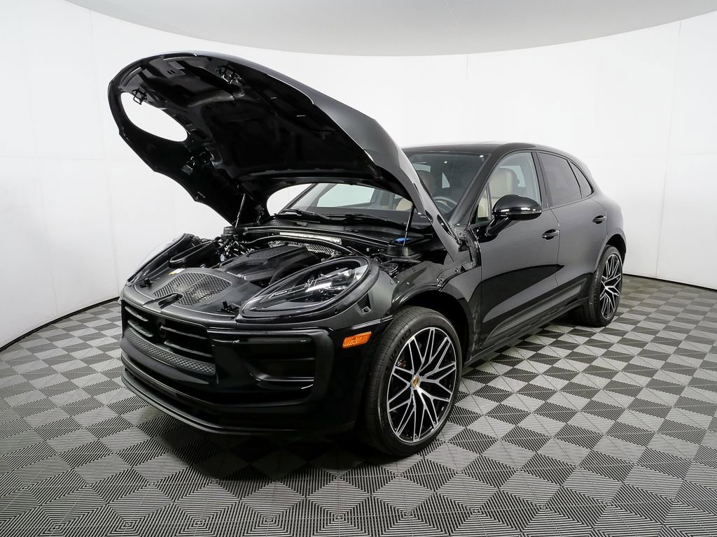 2023 Porsche Macan Turbo