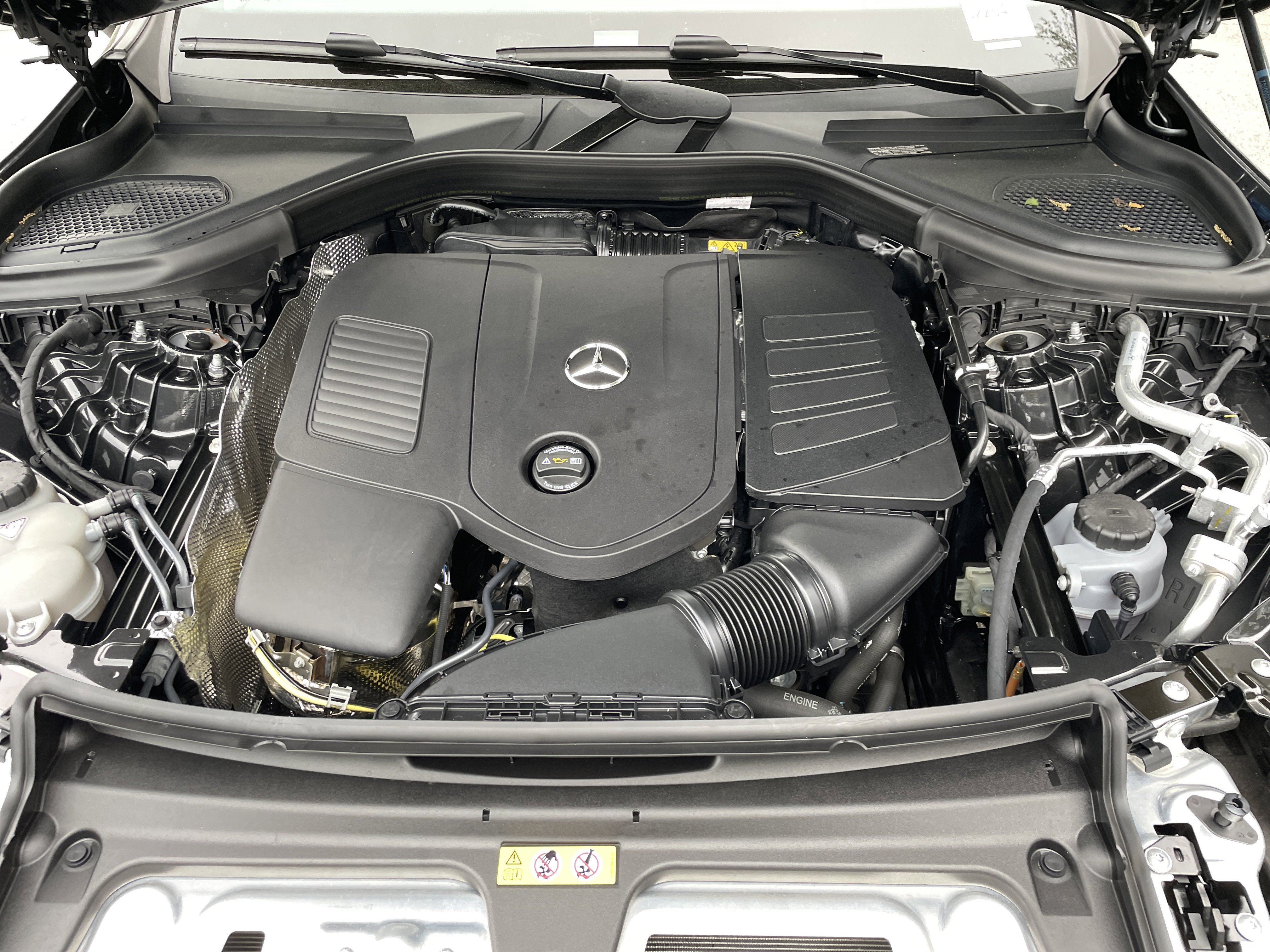 2025 Mercedes-Benz GLC 300