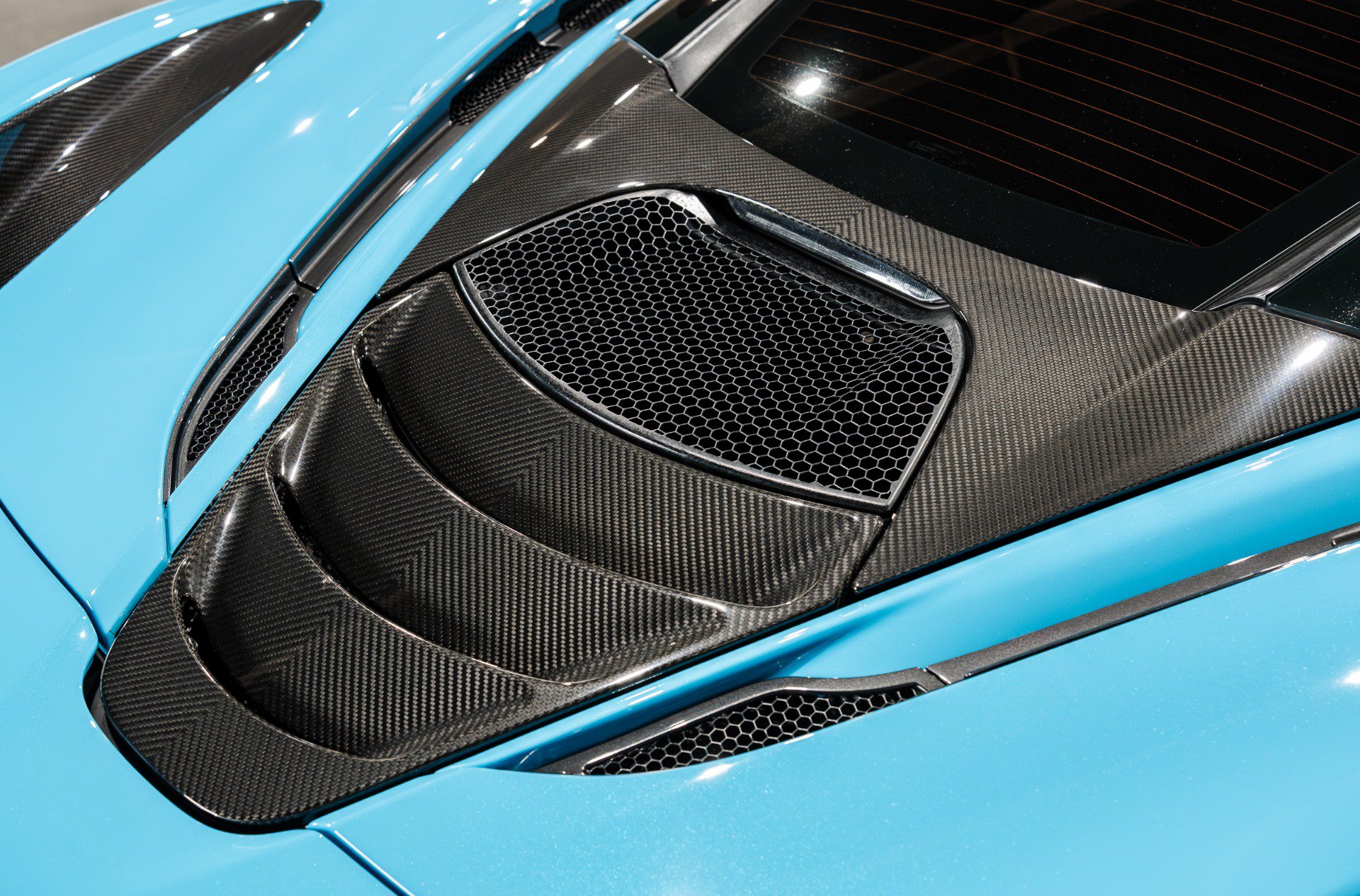 Used 2018 McLaren 720S Performance photo 31