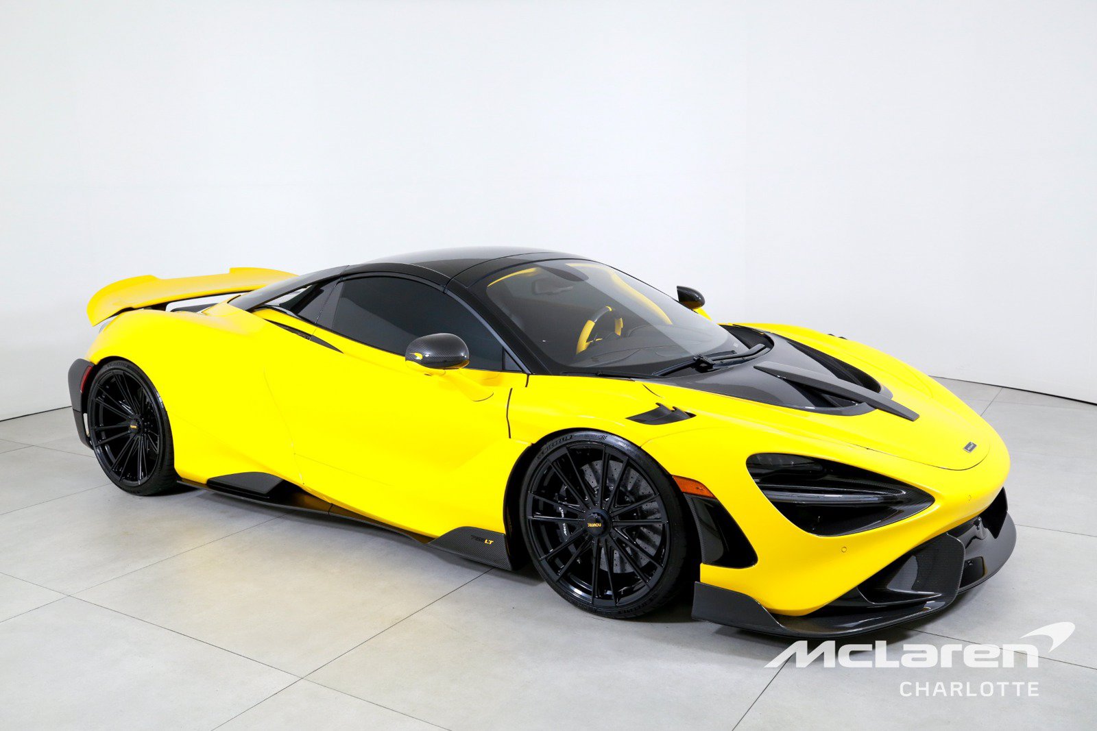 Used 2022 McLaren 765LT photo 3